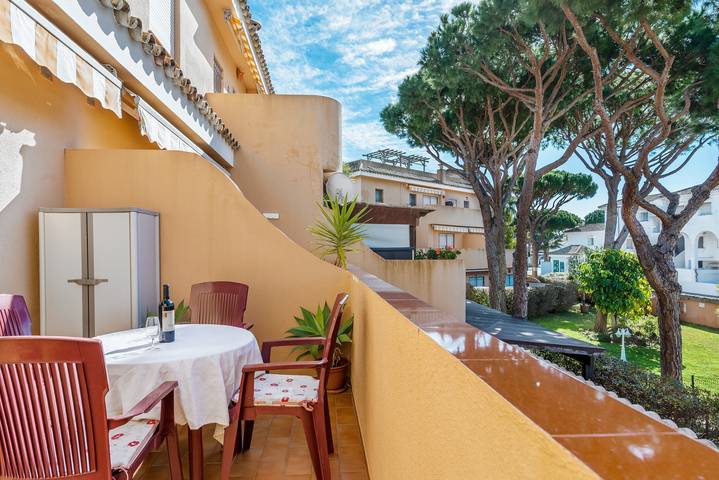 Ganze Wohnung, Apartment in Strandnähe mit Wlan, Klimaanlage, Pool, Terrasse und Balkon in Sancti Petri, Chiclana de la Frontera