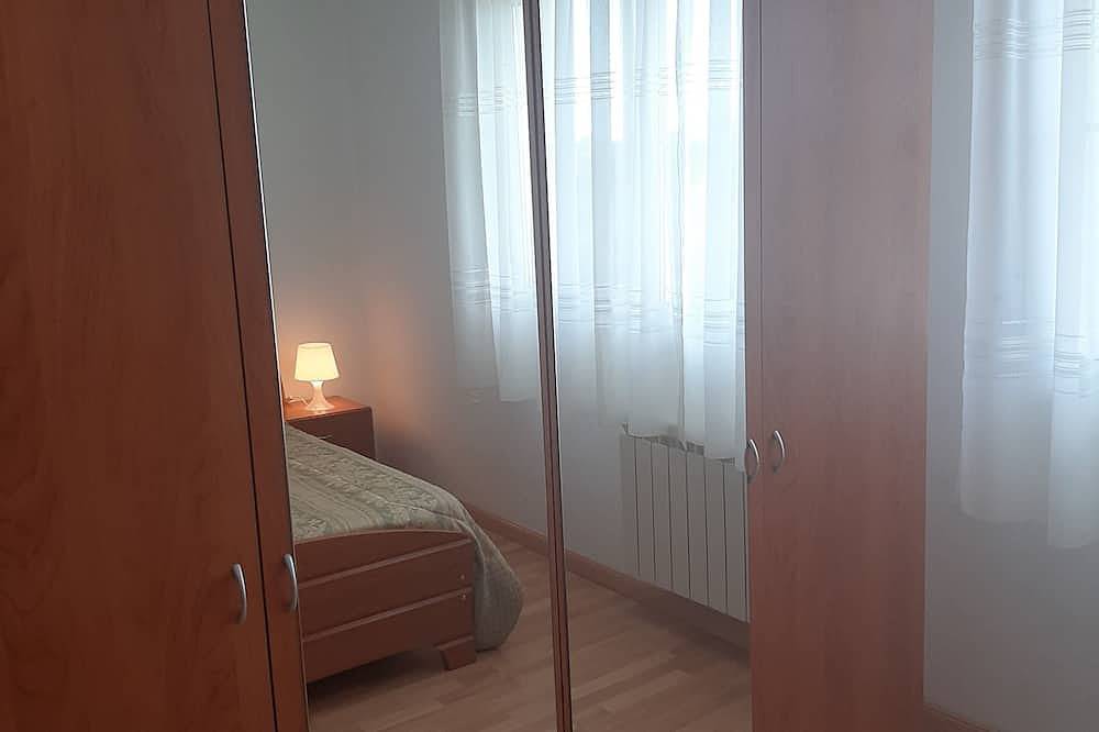 Apartamento entero, Chalet  De 5 Apartamentos Individuales in Santa Cruz de Bezana, Costa de Cantabria