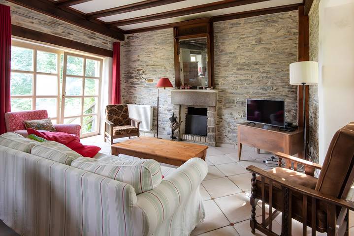 Ganze Wohnung, Gîte La Rosa – Ferienwohnung mit Pool, Terrasse & WLAN im Domaine Les Bois De in Sixt-sur-Aff, Redon und Umgebung