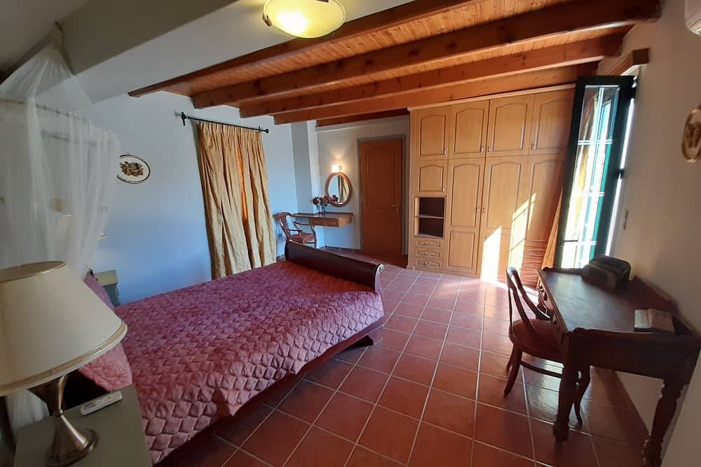 Villa Orsalia in Agia Marina, Chania region