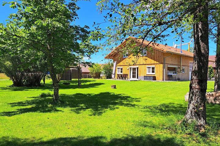 Chalet für 4 Personen, mit Terrasse und Garten in Schwäbische Alb