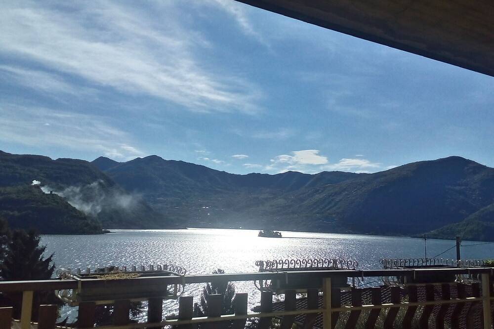 Appartamento intero, 💫Luz House💫 Appartamento vista lago. in Gallinarga, Comune di Tavernola Bergamasca