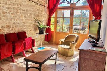 Gîte pour 6 personnes, avec terrasse ainsi que piscine et jardin à Cajarc