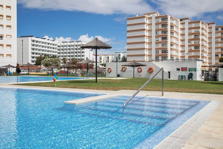 Ferienwohnung für 8 Personen, mit Garten und Kinderpool