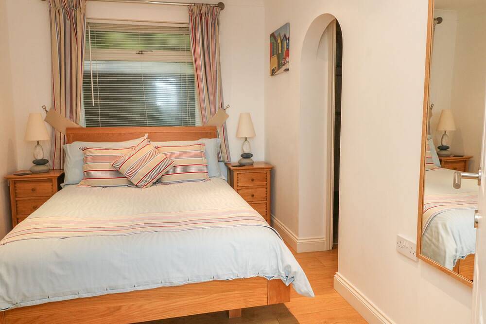 Beach Lodge, family friendly, country holiday cottage in Woolacombe in Woolacombe, Devon