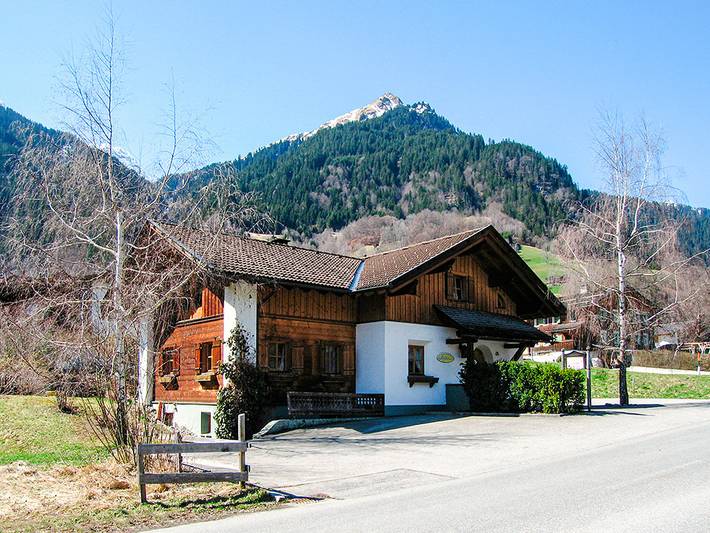 Ferienhaus für 14 Personen, mit Whirlpool und Terrasse sowie Garten und Sauna im Montafon