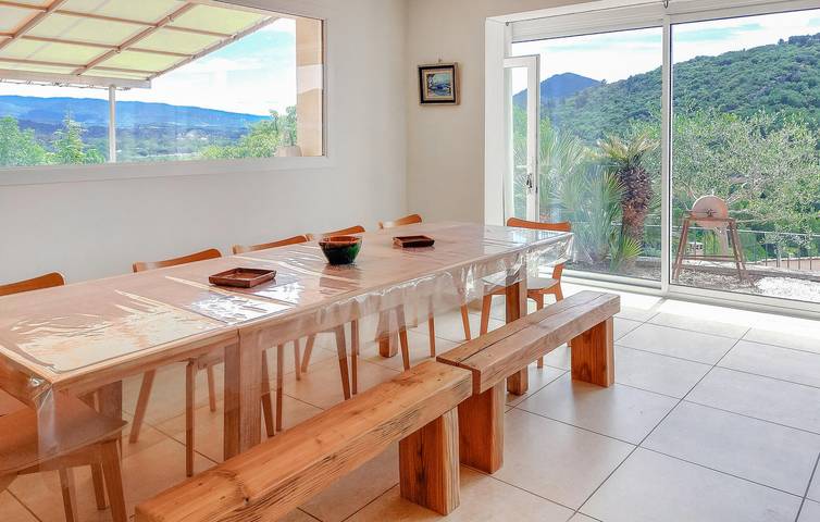 Location de vacances pour 12 personnes, avec jardin ainsi que terrasse et piscine, animaux acceptés à Mévouillon - 4