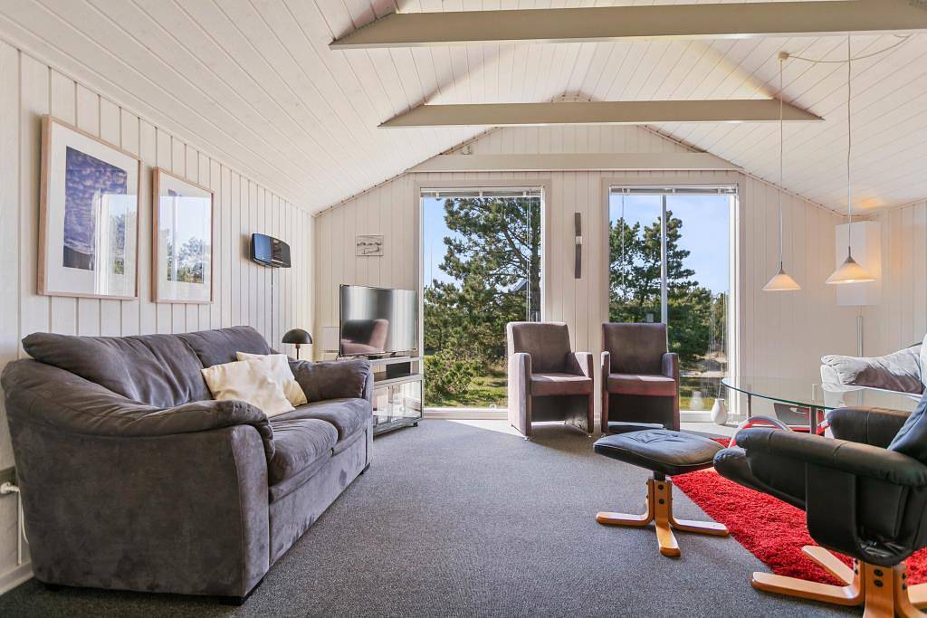 Schönes Ferienhaus mit Kaminofen und Sauna in Ulfborg, Nissum Fjord