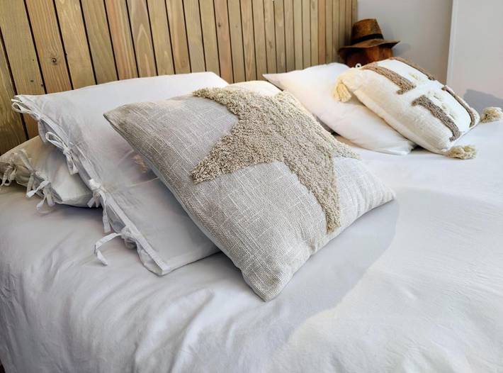 Location de vacances pour 2 personnes, avec vue et jardin à Aumont-Aubrac - 4