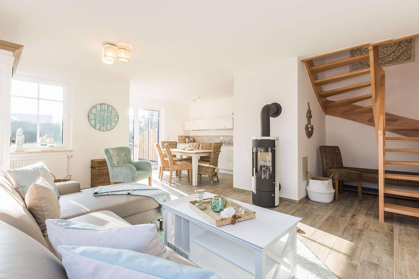 Ferienhaus Boddenbrise mit Garten, Terrasse und Kamin in Bresewitz in Bresewitz, Pruchten