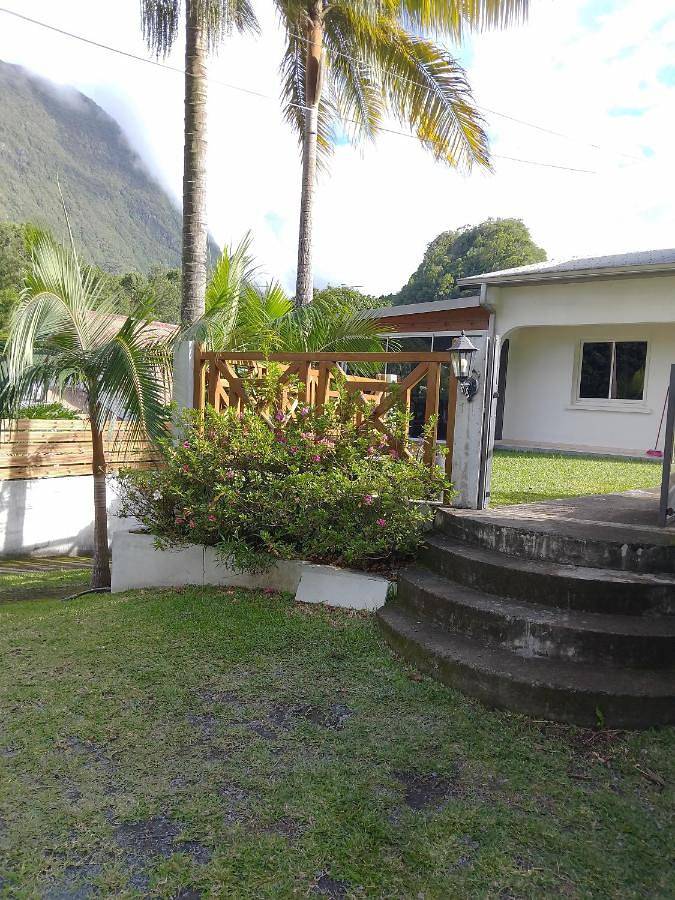 Location de vacances pour 13 personnes, avec jardin ainsi que vue et terrasse dans Riviere Du Mat - 2