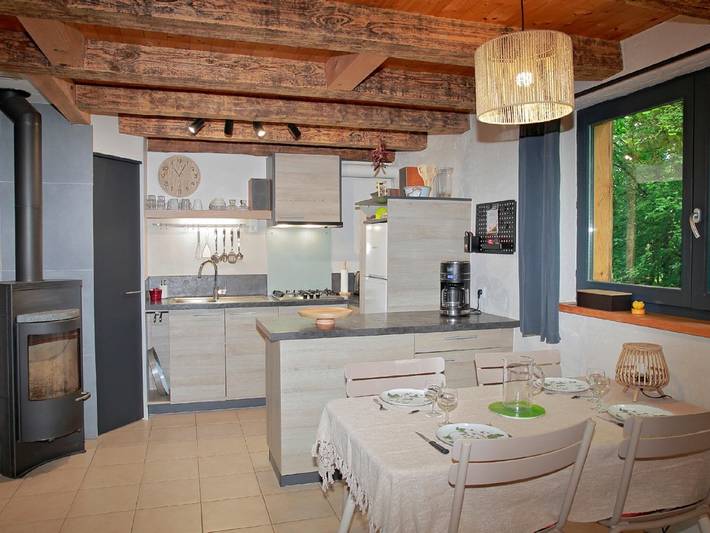 Gîte atypique au bord de l'eau in Métairies-Saint-Quirin, Sarrebourg