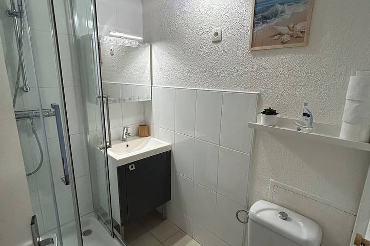 Ganze Wohnung, Klimatisiertes Apartment für 4 Personen - Privater Pool, nahe Stadtzentrum und Strände in La Londe-les-Maures, Parc national Port-Cros