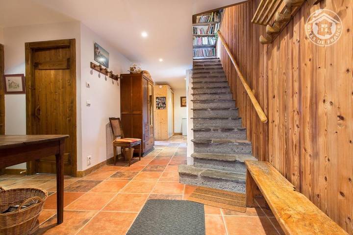 Gîte pour 12 personnes, avec terrasse à La Côte-d'Aime - 2