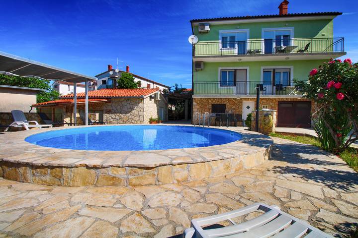 Ganze Wohnung, Ferienwohnung für 2 Personen mit Pool in Pula-Medulin, Pula
