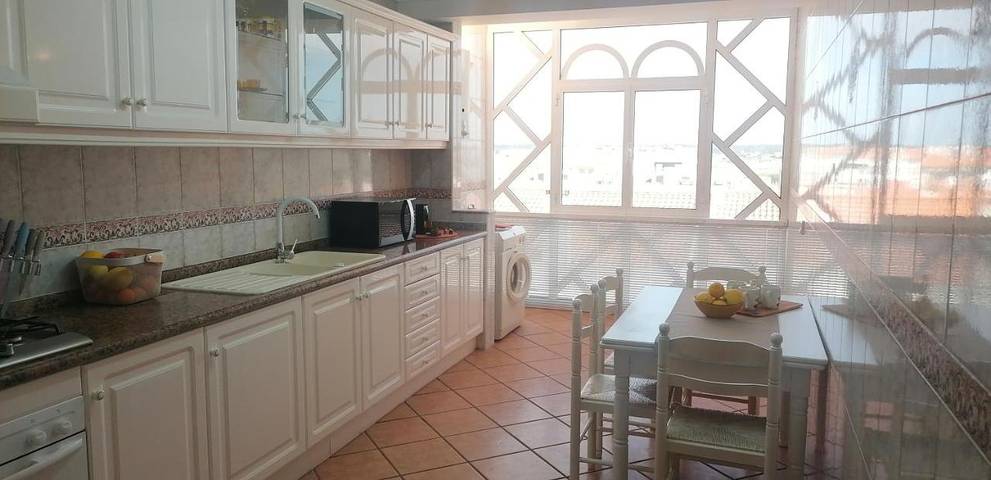 Gîte pour 4 personnes, avec vue ainsi que piscine et balcon dans Gafanha da Boa Hora - 2