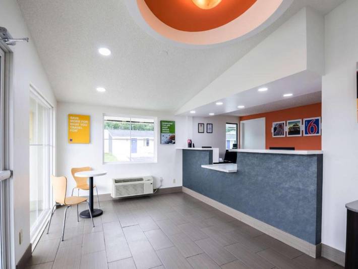 Entire apartment, 1 King Bed | Non-Smoking, Micfridge in Blue Ridge Parkway, Botetourt County