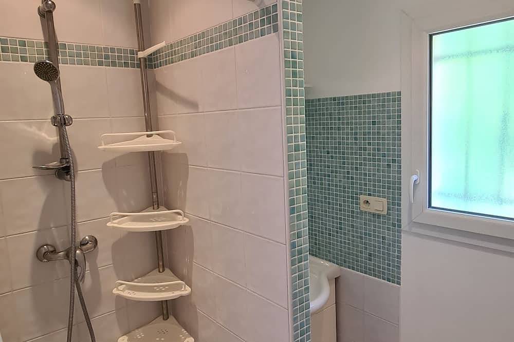 Entire apartment, Pleasant apartment in very quiet residential area. in Arles, Arles region