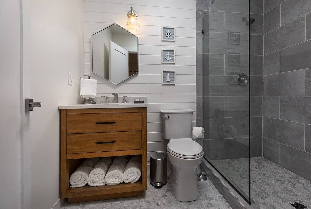 Remodeled Beach House with Spa and Sauna • 2 Blocks from Ocean • Pet Friendly in Santa Barbara, Santa Barbara County