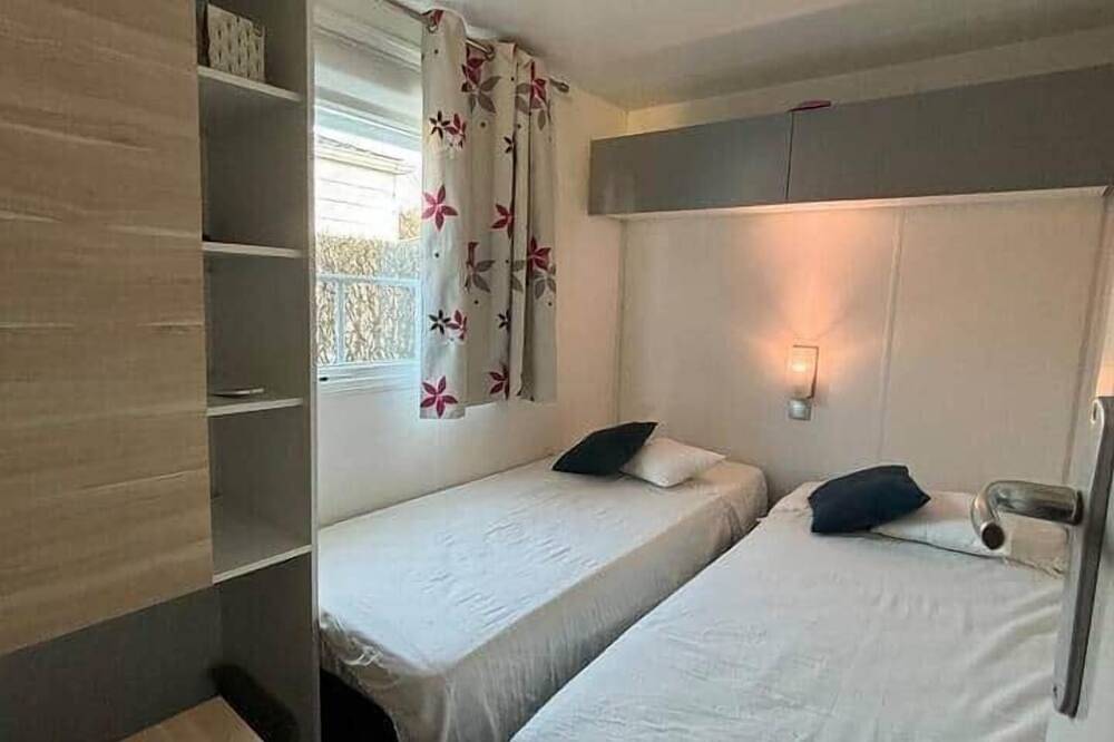 Mobilhome in Residential leisure park in Hauteville-sur-Mer, Coutances und Umgebung