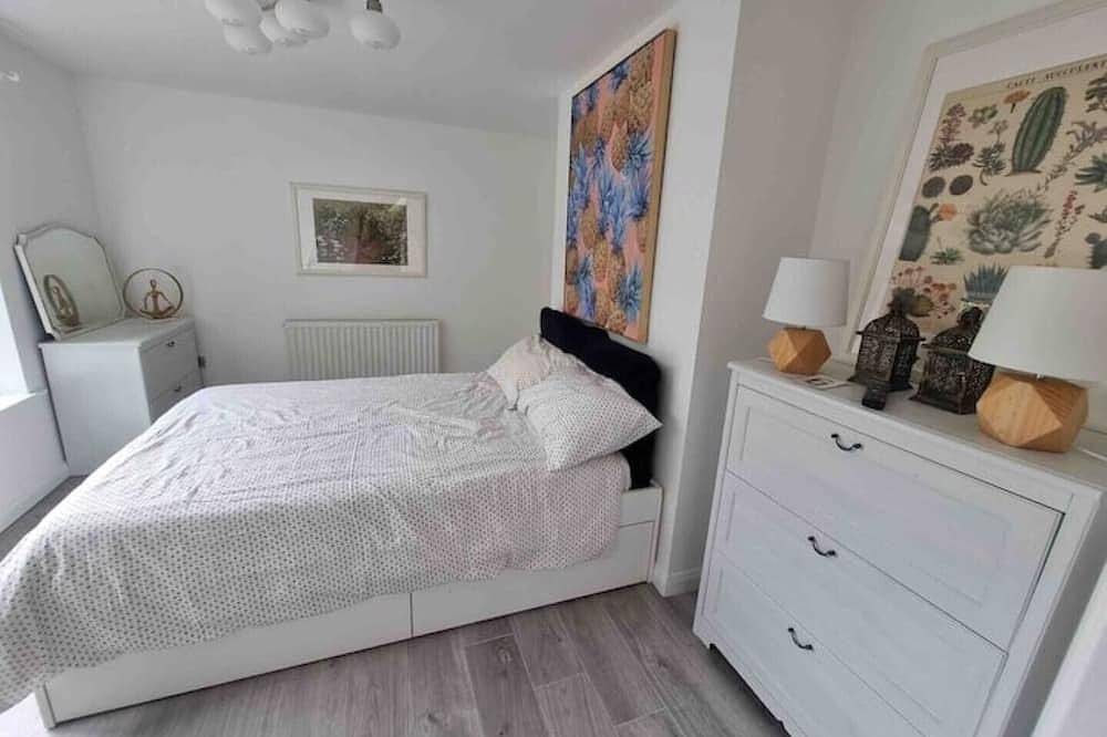 4 Bedroom Bungalow Walking Distance to City Center in Arbury Ward, Cambridge