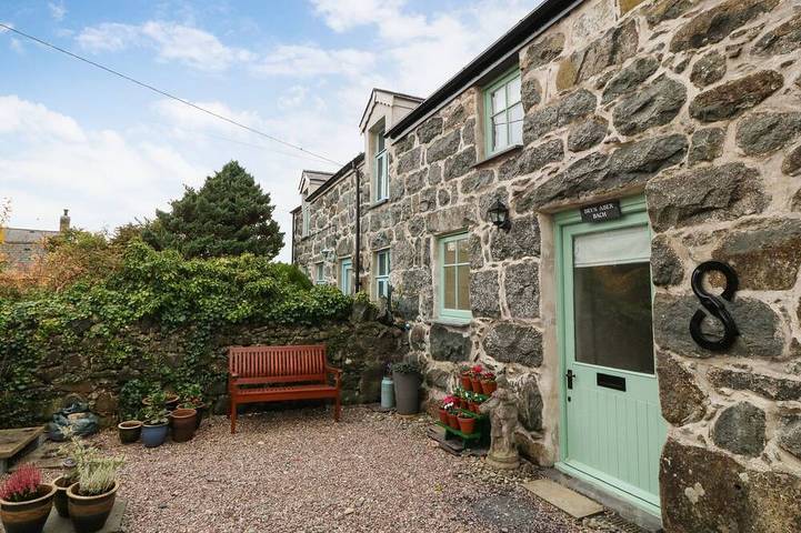 Cottage for 4 people, with Hot tub and Garden in North-Wales
