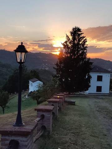 Location de vacances pour 8 personnes, avec vue et jardin à Vivaro