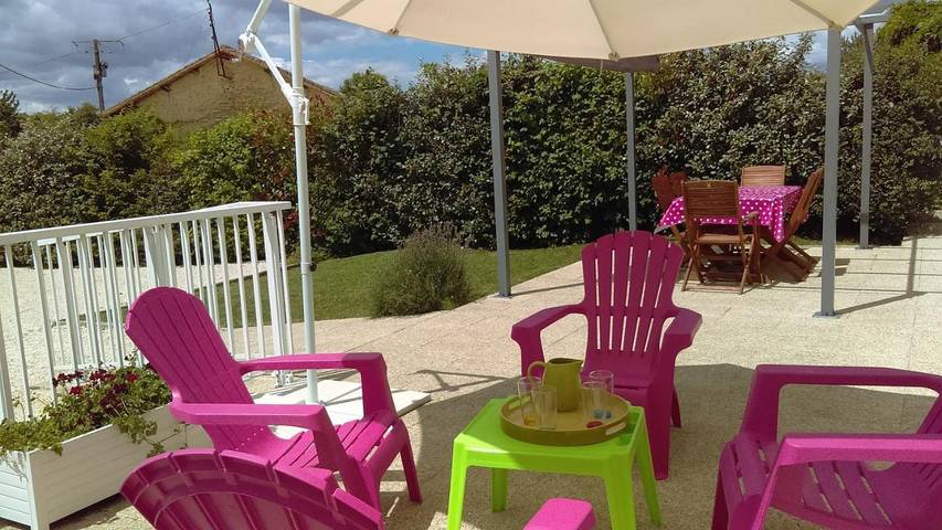 Location de vacances pour 5 personnes, avec jardin et vue à Vaux - 2