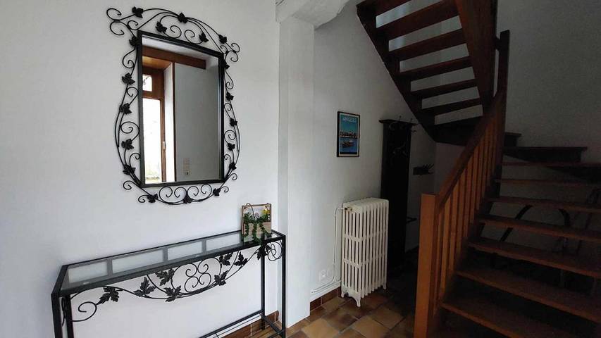 Location de vacances pour 8 personnes, avec vue et jardin, animaux acceptés à Chambon - 4