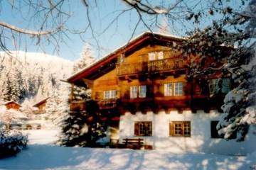 Chalet für 12 Personen, mit Garten und Balkon in Laax