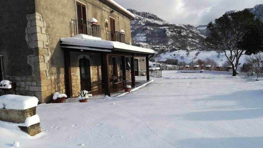 Casa vacanza per 3 persone, con Balcone e Terrazza nonché Giardino e Panorama a Cusano Mutri