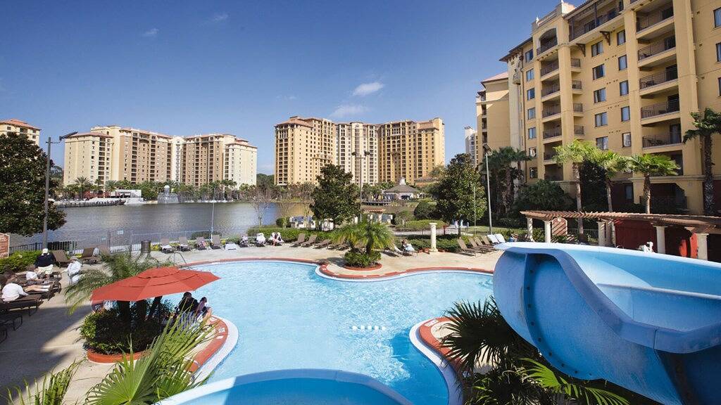 1Bd/Orlando near Disney - Private Living Area, Full Kitchen, W/D and Balcony! in Disney World