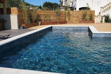 Gîte pour 9 personnes, avec jardin à Boulbon