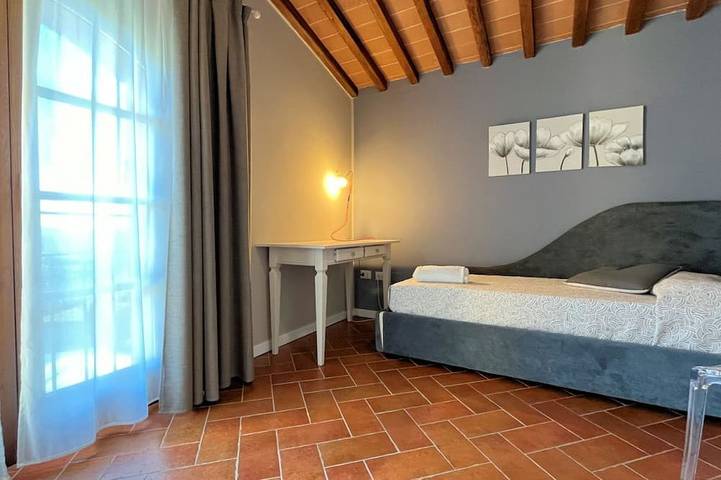 Appartamento intero, Borgo del Silenzio: Appartamento trilocale Ginepro per 3/5 persone in Lajatico, Pisa e dintorni
