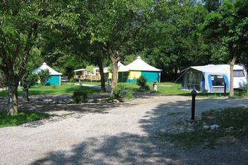 Gîte pour 5 personnes, avec piscine et terrasse à Veynes