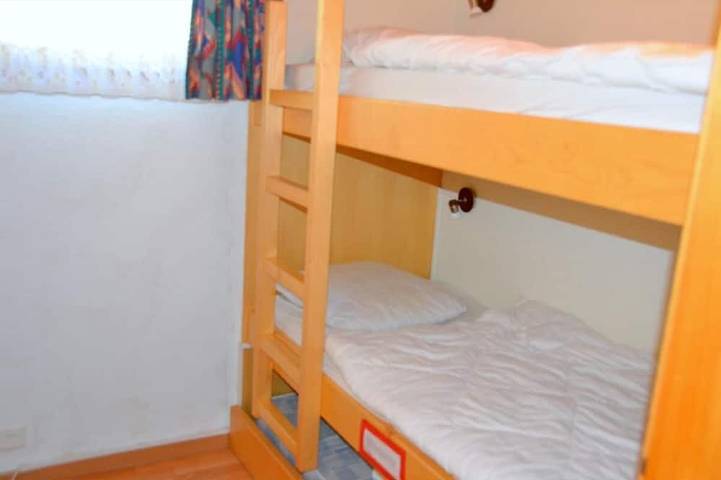 Ganze Wohnung, Aussen : 2-stöckige Dachwohnung für 8 Personen, Balkon mit Gartenmöbeln -Innen : 90 qm, Eingangshall in Saint Luc, Anniviers