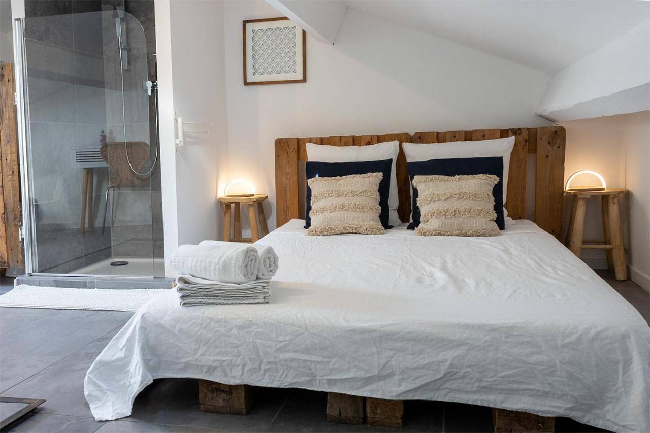 Double Room with Private Bathroom in Châteaurenard, Région d'Arles