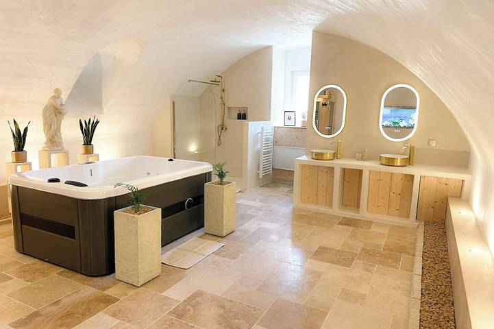 Chambre d’hôte pour 2 personnes, avec Jacuzzi ainsi que Jardin et Sauna à L'Arbresle