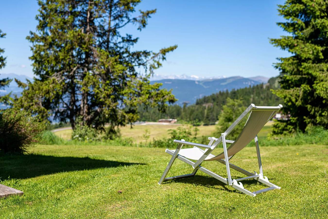 Entire apartment, Apartment "Ferienparadies Sabina Spitzbühl" in the nature reserve directly on the Alpe di Siusi in Compatsch, Kastelruth