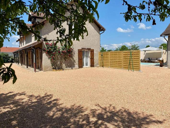 Chambre d’hôte pour 2 personnes, avec vue ainsi que jardin et piscine dans Allier - 3