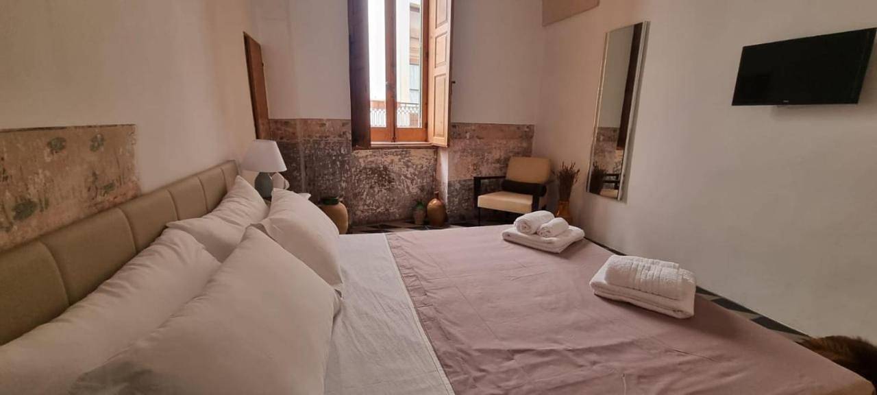 Large Double Room in Galatone, Golfo di Taranto