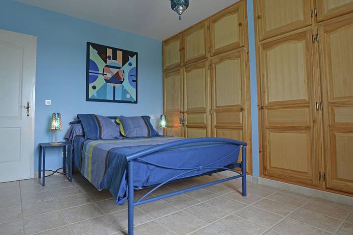 Location de vacances pour 6 personnes, avec terrasse ainsi que jardin et piscine à Saint-Laurent-de-Carnols - 4