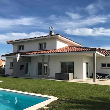 Cottage pour 10 personnes, avec vue ainsi que piscine et terrasse à Pollestres