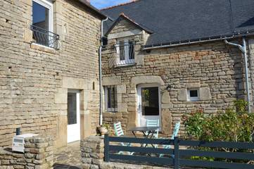 Gîte pour 3 personnes, avec terrasse, adapté aux familles à Saint-Servant
