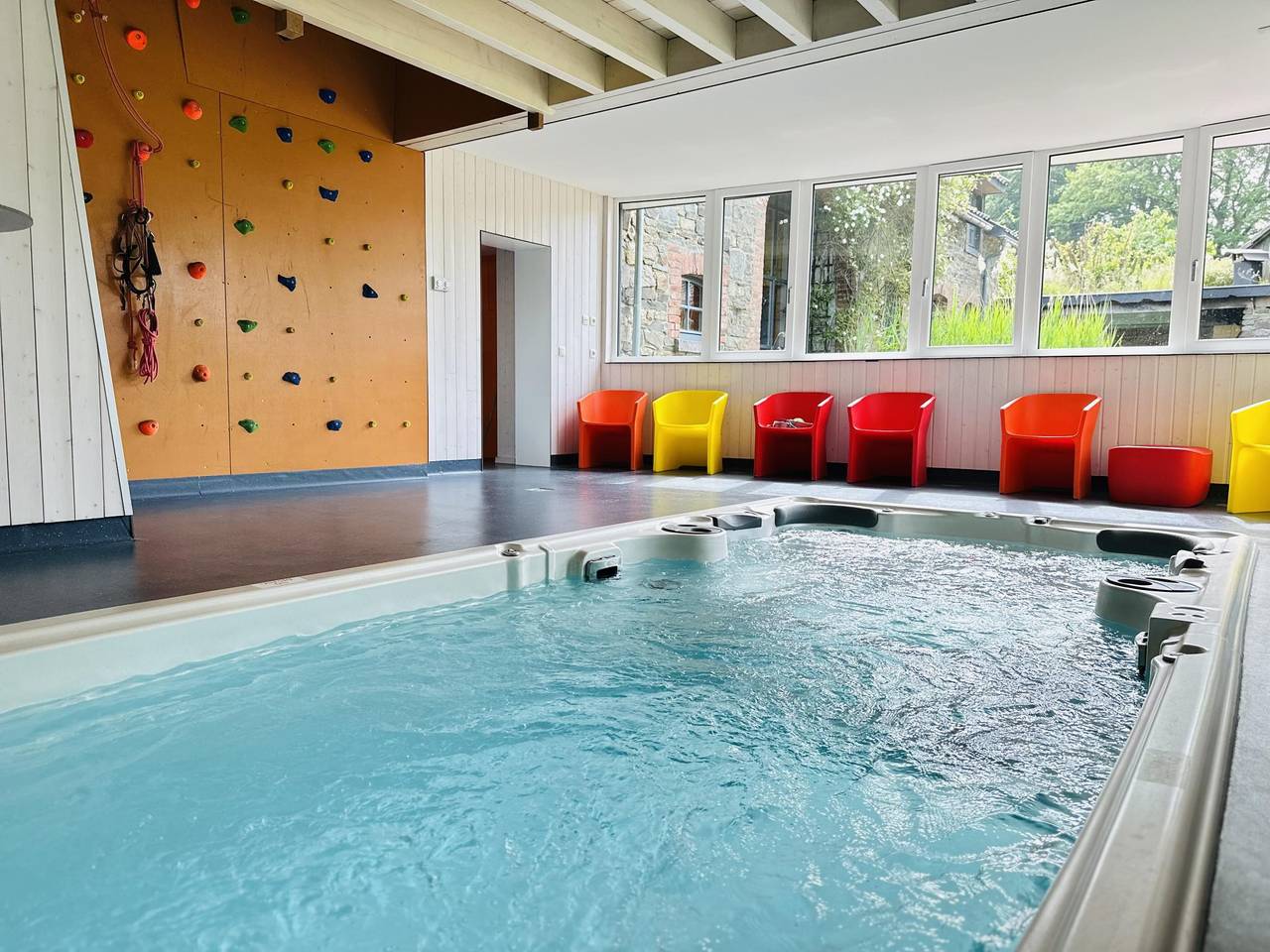 Gite with swimming pool, sauna & climbing wall in Waimes, Riserva naturale Hautes Fagnes