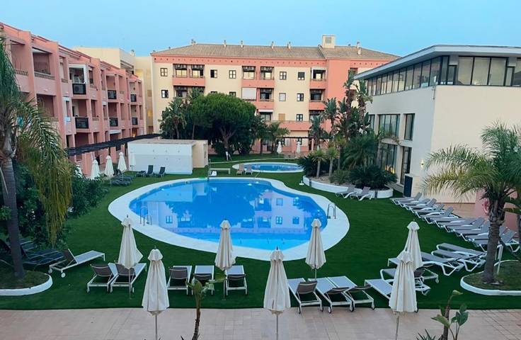 Apartamento de vacaciones para 4 personas, con piscina además de vistas y jardín - 1