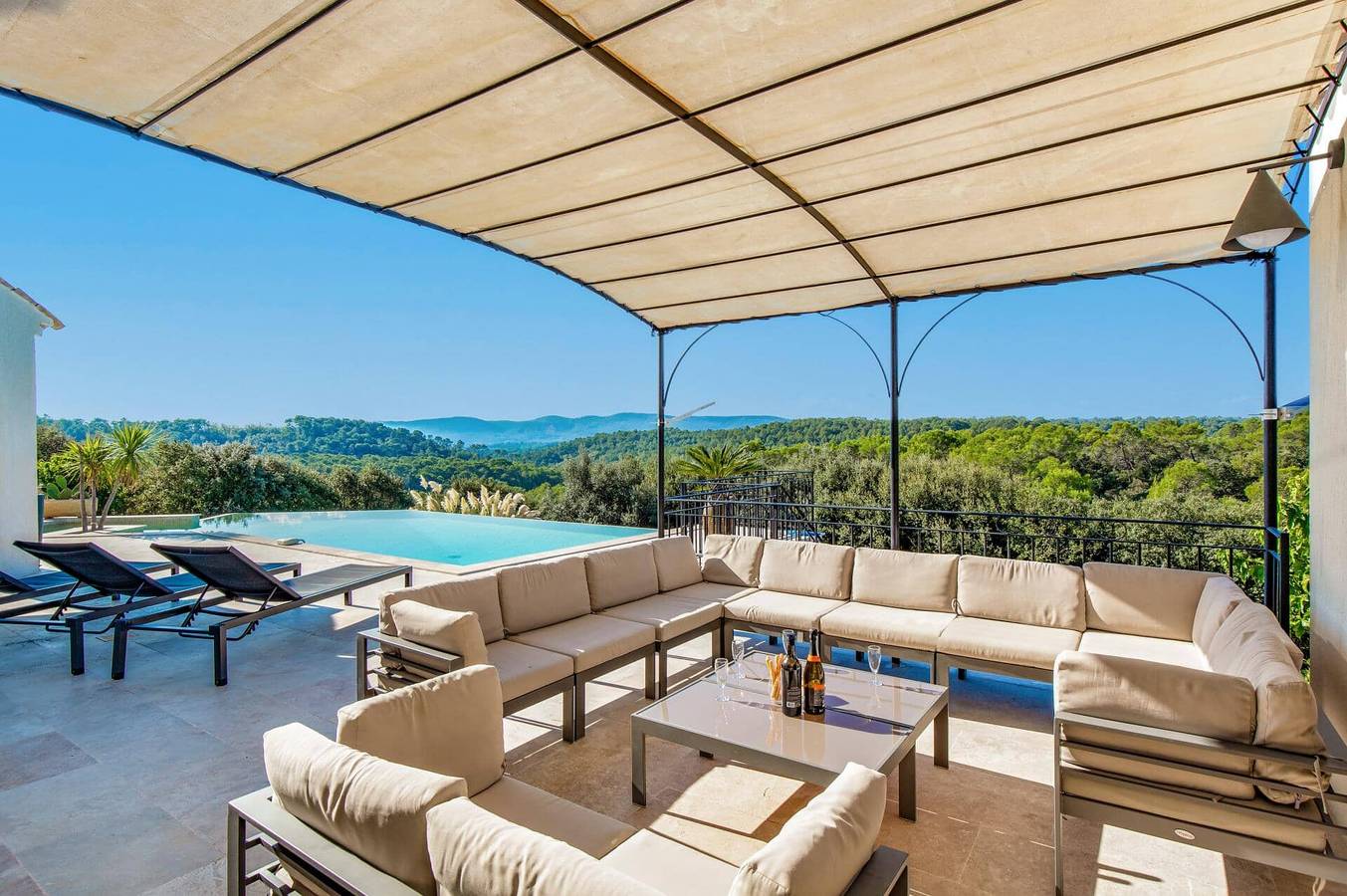 Villa Les Etoiles by Villa Plus in Lorgues, Region de Draguignan