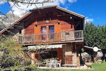 Maison de campagne pour 5 personnes, avec terrasse et jardin à Châteauroux-les-Alpes