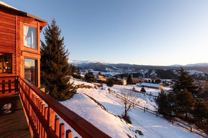 White Cocoon - Chalet avec Vue sur Montagne in Font-Romeu-Odeillo-Via, Parc naturel régional des Pyrénées catalanes