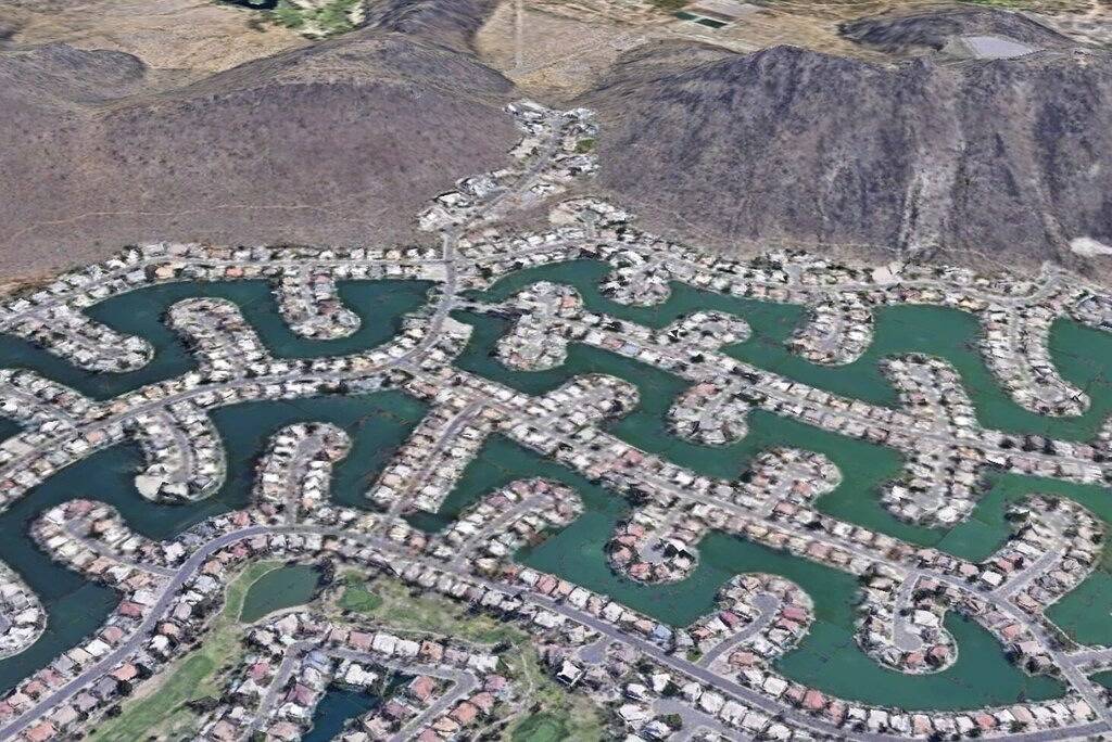 Luxury Lakeside Home! Private Pool, Dock, Outdoor Kitchen, & Private Courtyard! in Glendale, Maricopa County